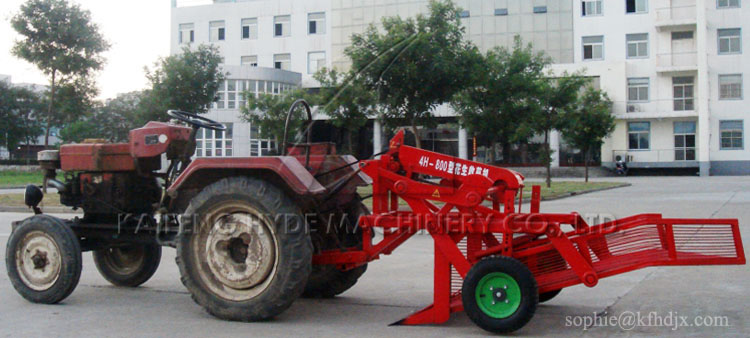 4H HYDE Peanut harvesters.jpg